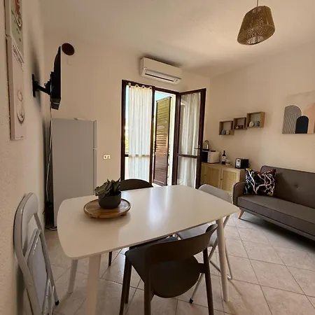 Cosy Near Capitana Marina Lägenhet Quartu SantʼElena